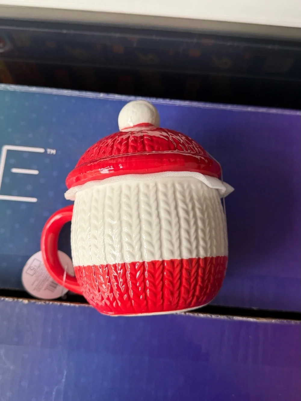 Target Red and White Knit-Texture Ceramic Mug with Lid and Handle